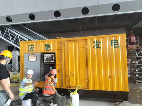 喀什怎样判断空气滤清器是否需要更换？